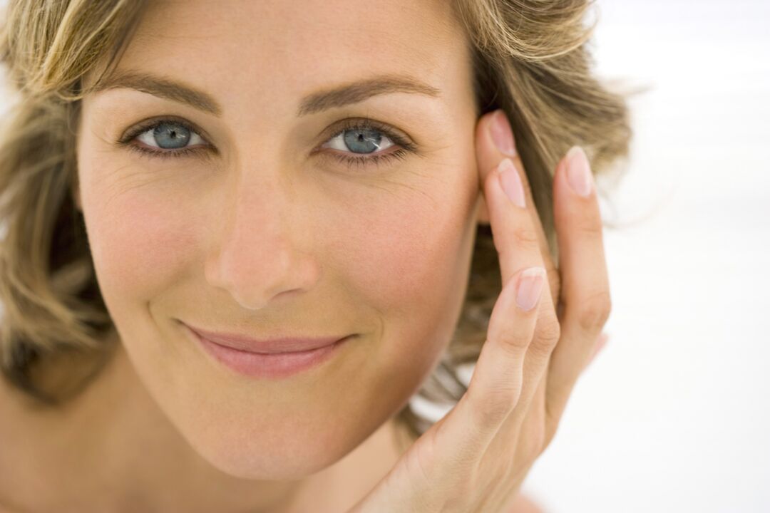 Facial skin self-massage to rejuvenate
